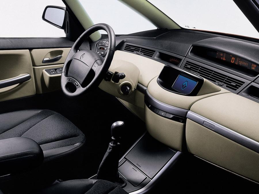  Renault Avantime 2001 года  (фото 2 из 11)